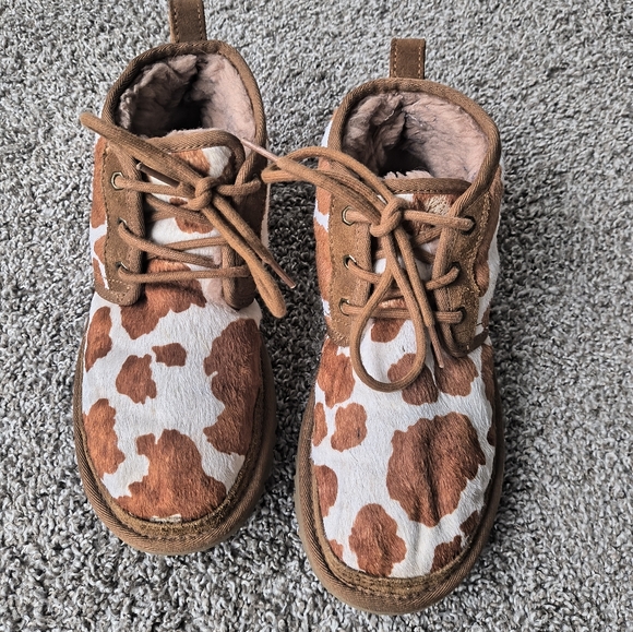 Wmns UGG Boots "Neumel Cow Print" Size 8 - Picture 3 of 5